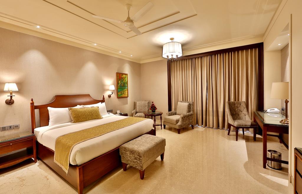 Hotel Maharaja Regency Ludhijána Exteriér fotografie
