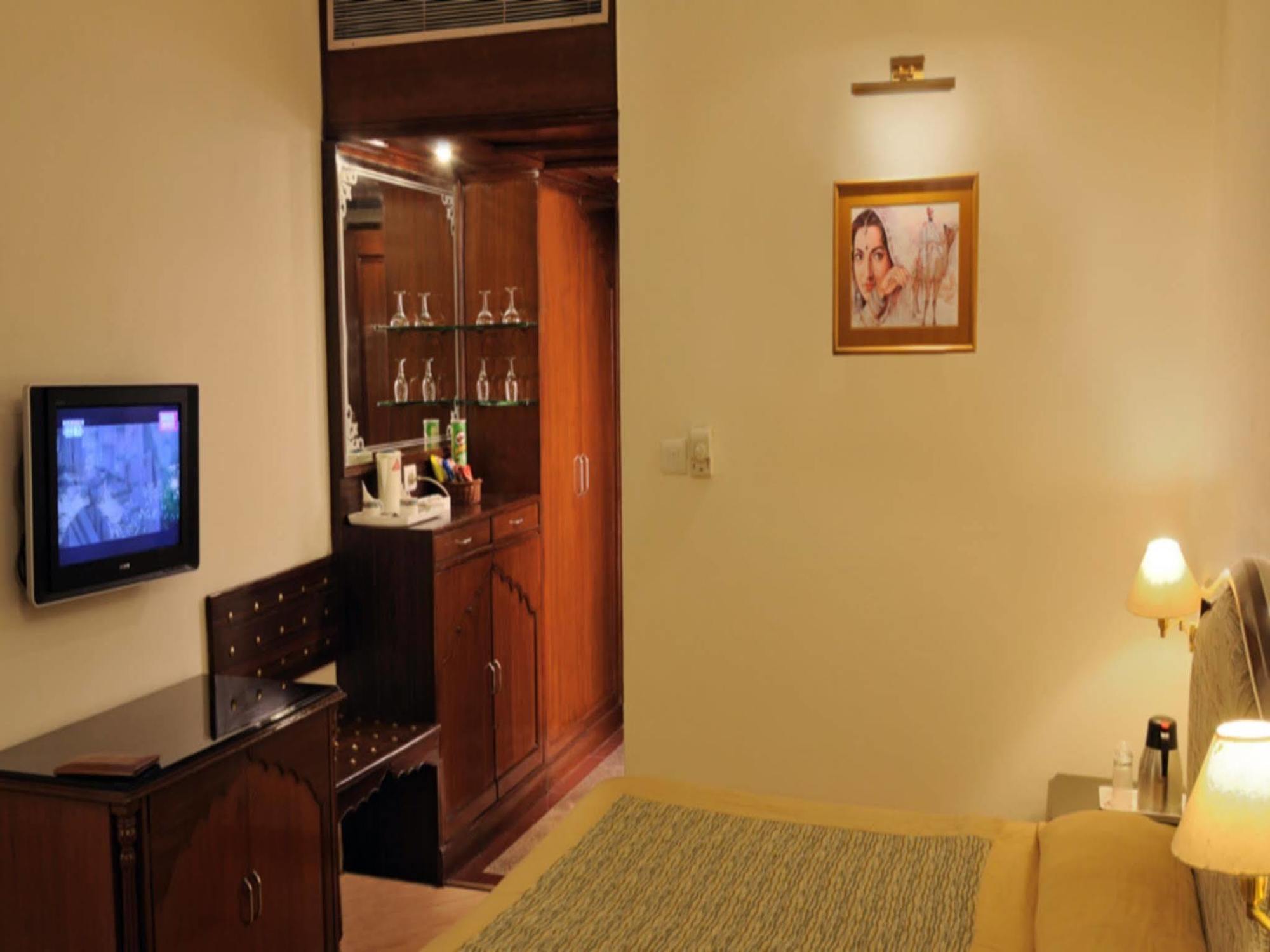 Hotel Maharaja Regency Ludhijána Exteriér fotografie